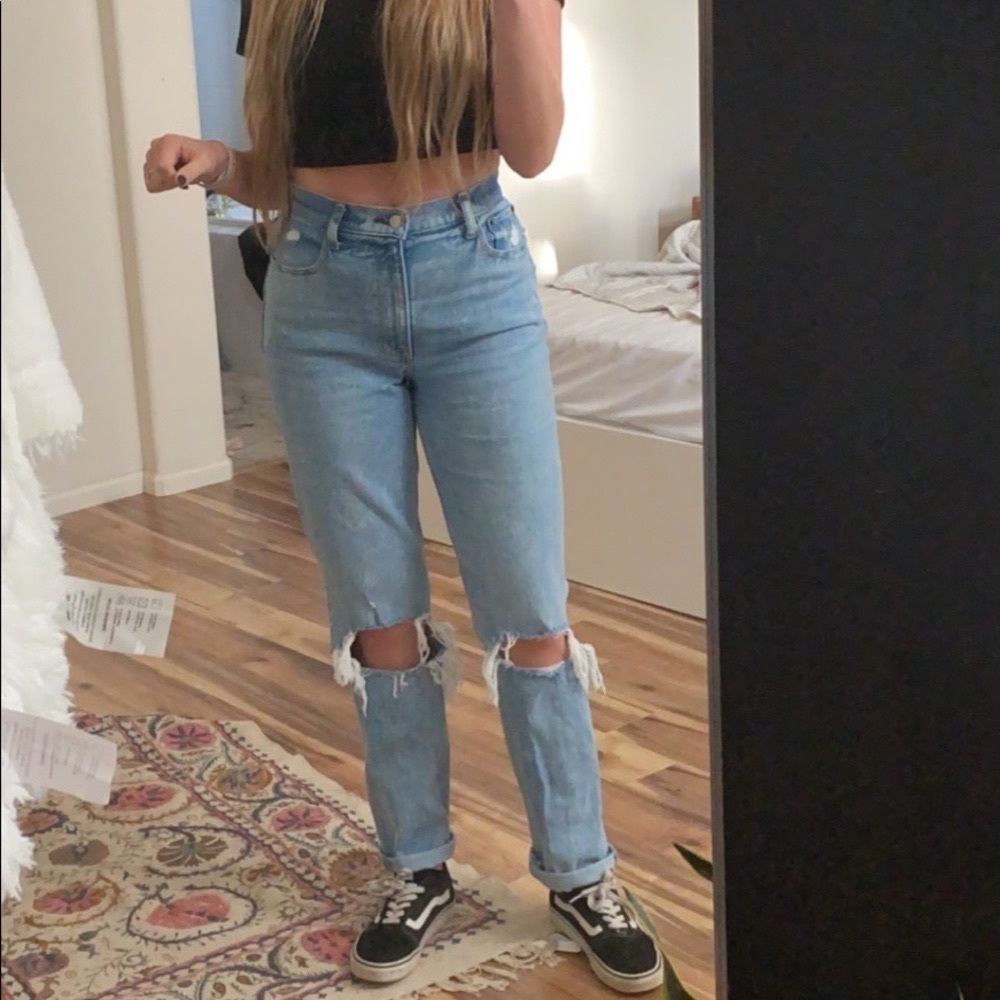 A&F Curve Love 90s Ultra High Rise Straight Jean in light ripped wash; 26L